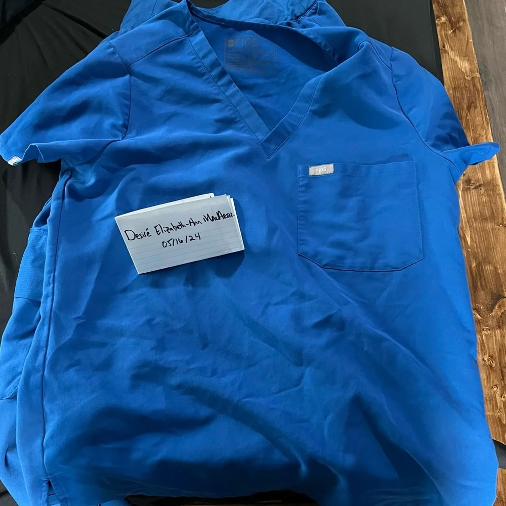 22-Pocket Jogger and Top - Picture 3 of 4